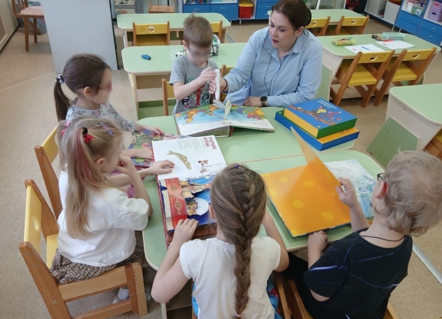Metadynea donated tactile books for children with visual impairments